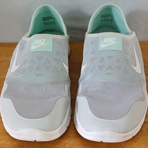 Nike Slip-On Orive Lite Athletic Active Platinum Teal Womens Sneakes Shoe Sz 8.5